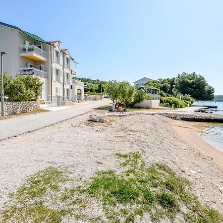 Apartments Silvana Rogoznica  Buitenkant foto