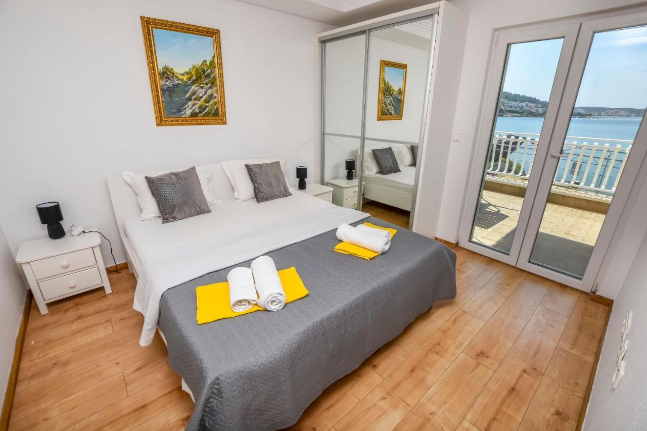 Apartments Silvana Rogoznica  Buitenkant foto